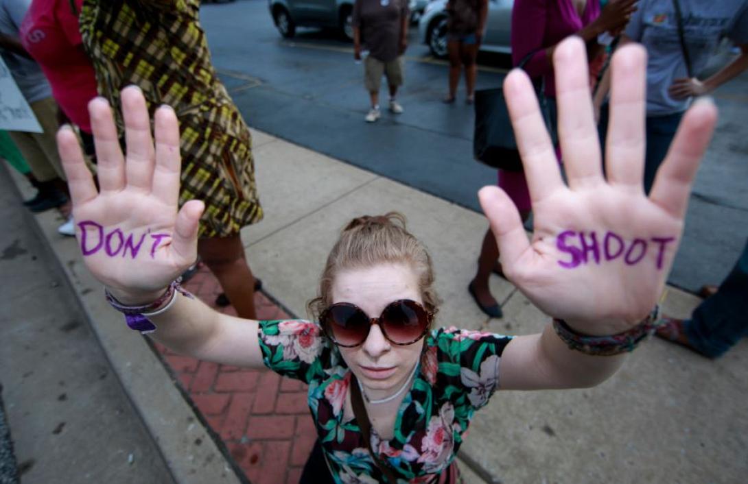 ΗΠΑ: Ο αστυνομικός που σκότωσε τον Μάικλ Μπράουν θα εγκαταλείψει την αστυνομία