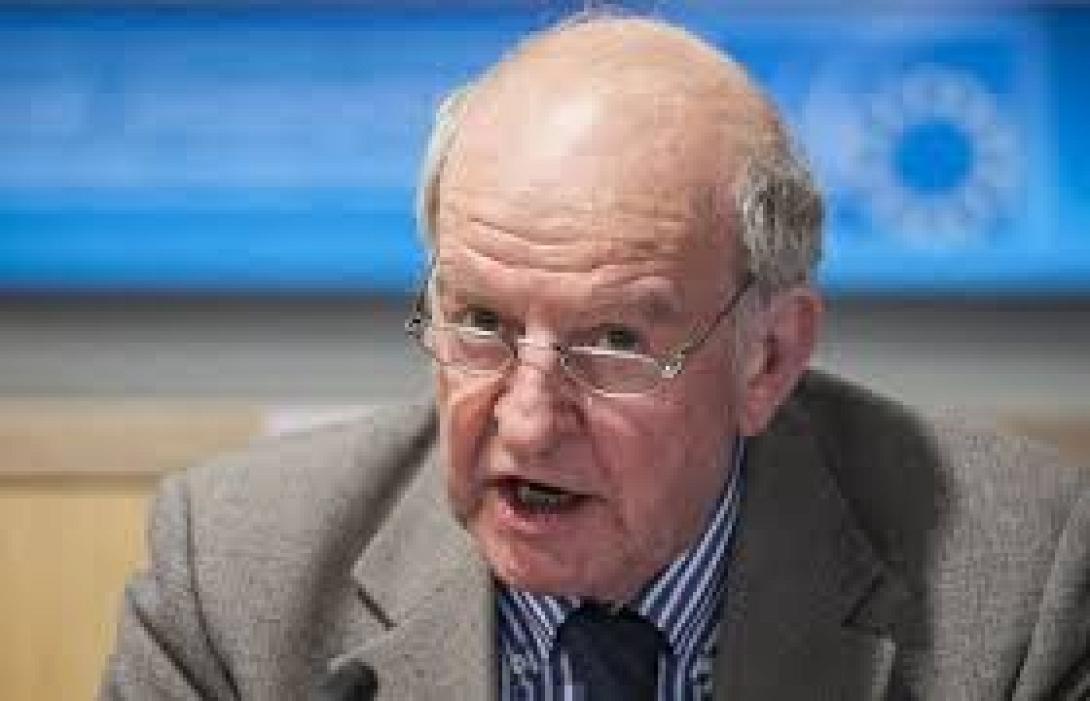 Στ. Χόλαντ: Στη Γερμανία η λέξη "χρέος" είναι ίδια με τη λέξη "ενοχή" (βίντεο)