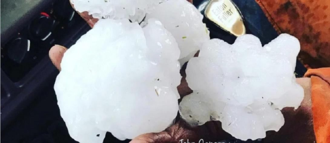 τεραστιες χιονομπαλες στην αυστραλια