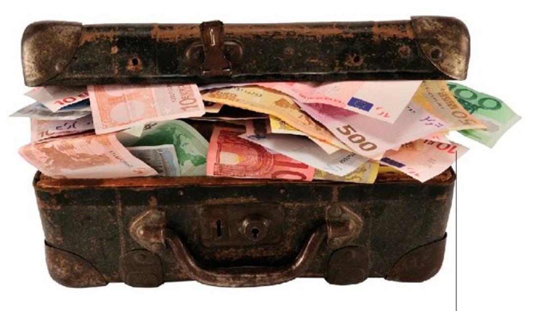 Πήρε τα λεφτά από την τράπεζα να τα φυλάξει στο σπίτι και τα έφαγαν τα ποντίκια!!!