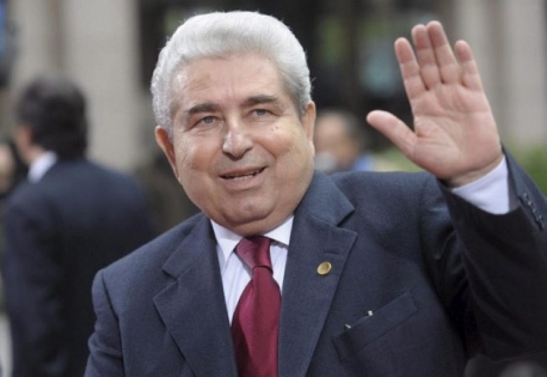 Καλό... 2013 ευχήθηκε ο τέως Πρόεδρος!