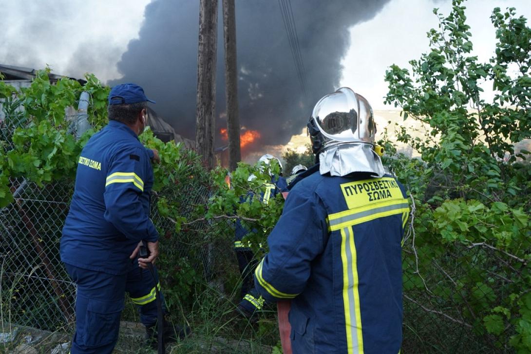 Πολύωρη μάχη για τους πυροσβέστες (imageonline)