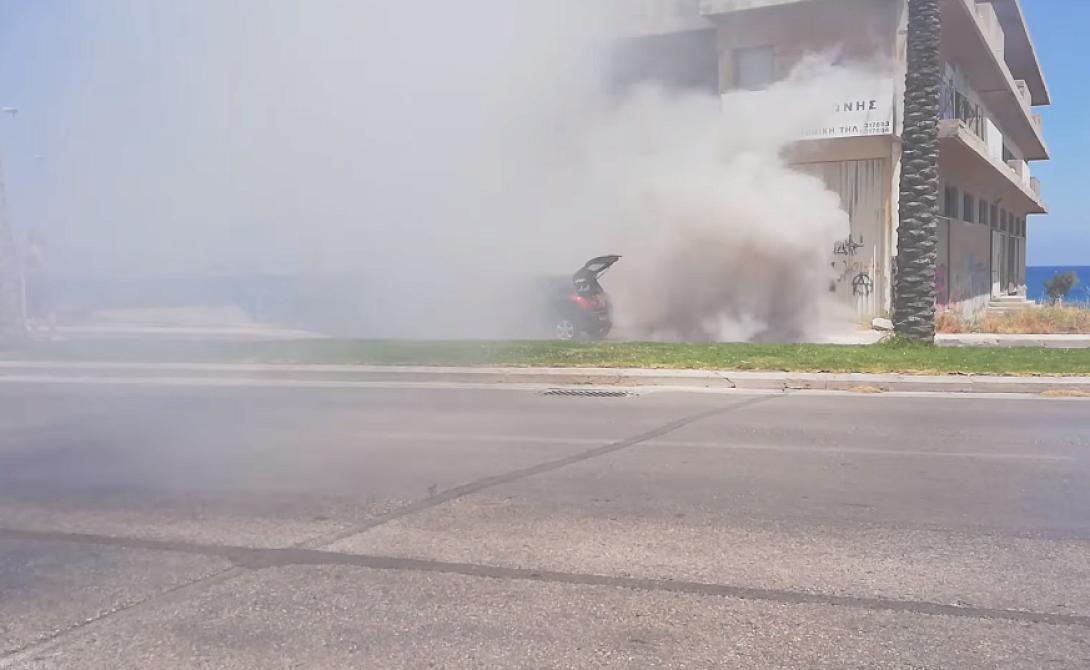 αυτοκίνητο καπνοί