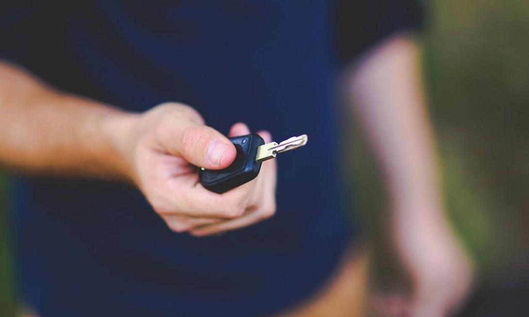 Πάρκαρε μπροστά σε ράμπα – Δε θα πιστεύετε τι του έκαναν