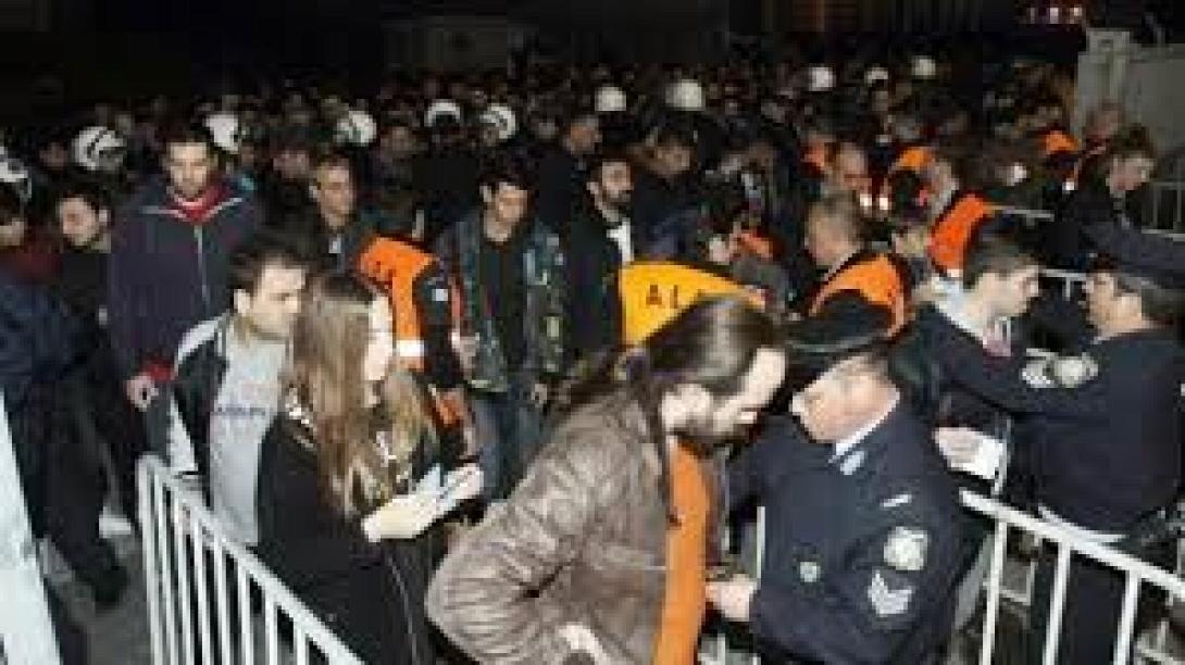 Σκάνδαλο με το θέμα του τελικού;