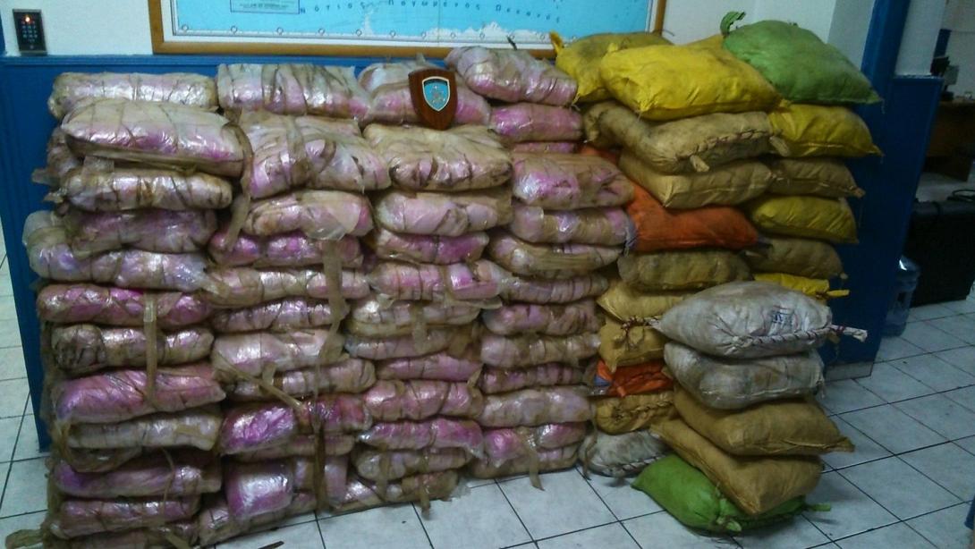 2 τόνους ηρωίνη κατέστρεψαν οι λιμενικοί