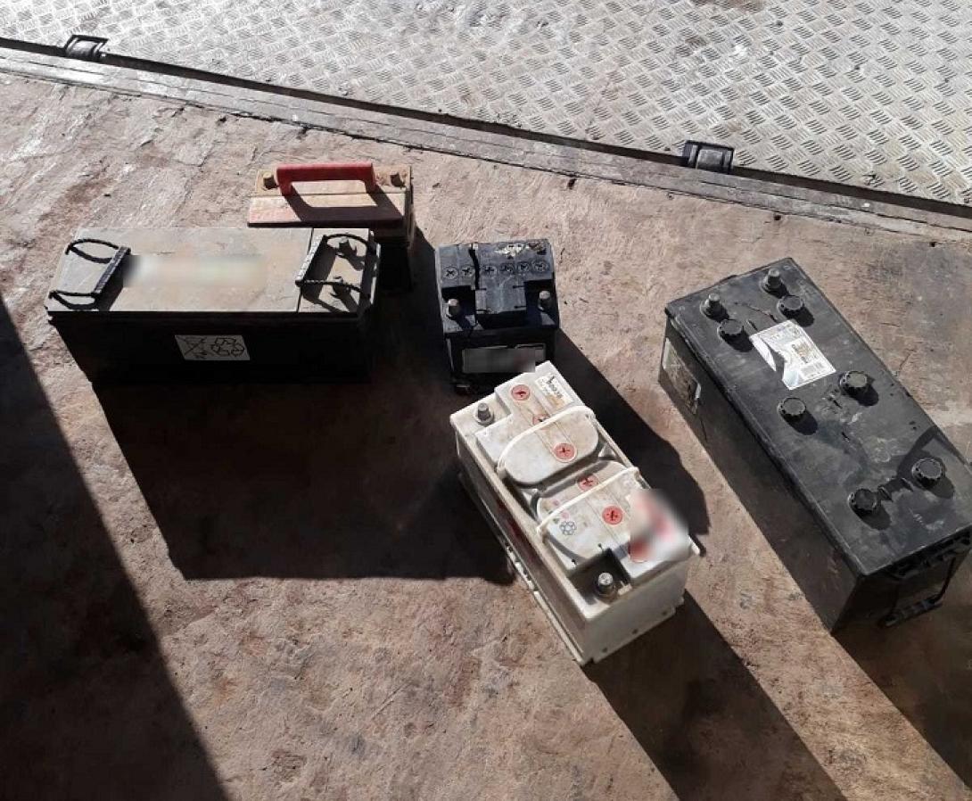 έκλεβαν τις μπαταρίες επαγγελματικών αυτοκινήτων