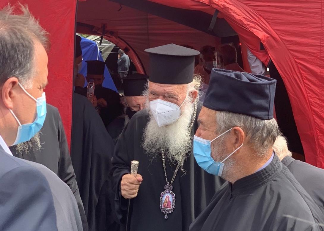 Ο Αρχιεπίσκοπος Ιερώνυμος στο συντονιστικό στο Αρκαλοχώρι