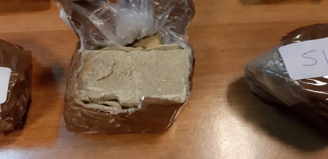 800 γραμμάρια ηρωίνης σε μορφή βράχου