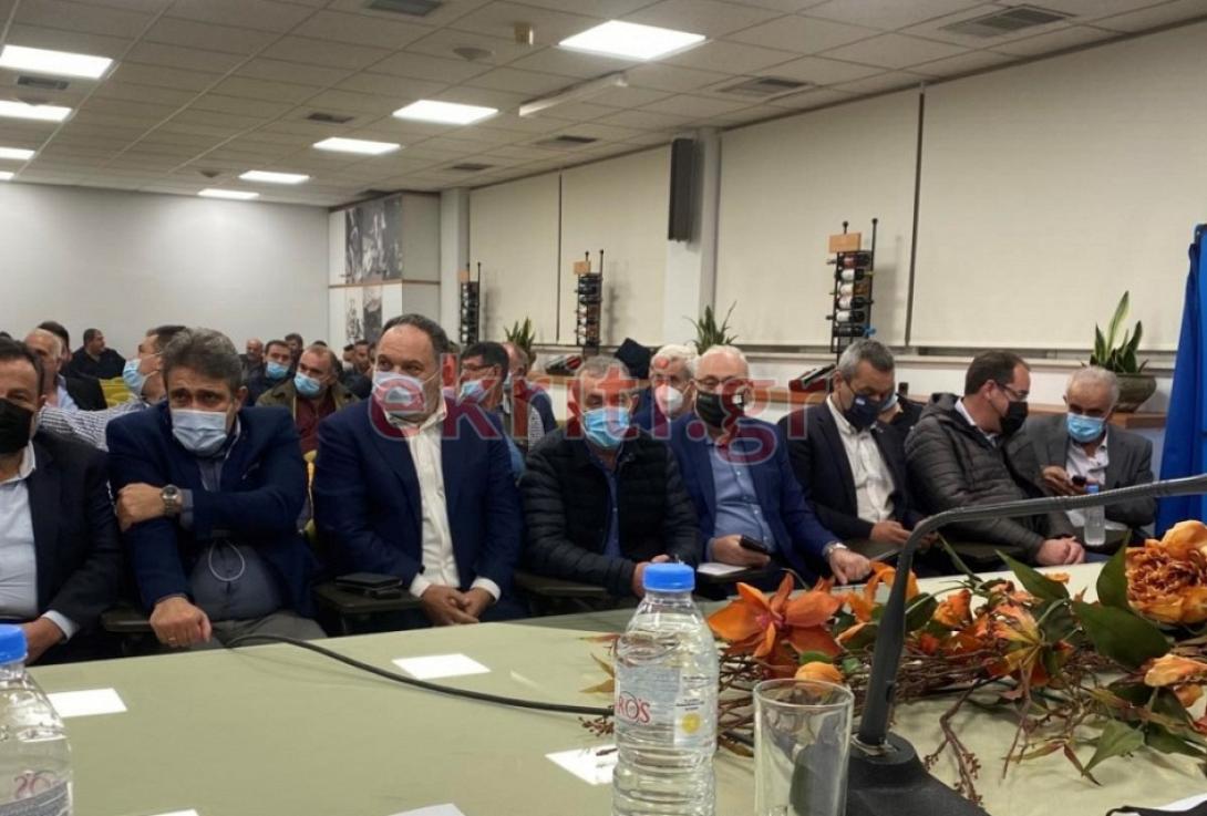 Βουλευτές, ο πρόεδρος της ΠΕΔ και του Περιφερειακού Συμβουλίου στη σύσκεψη