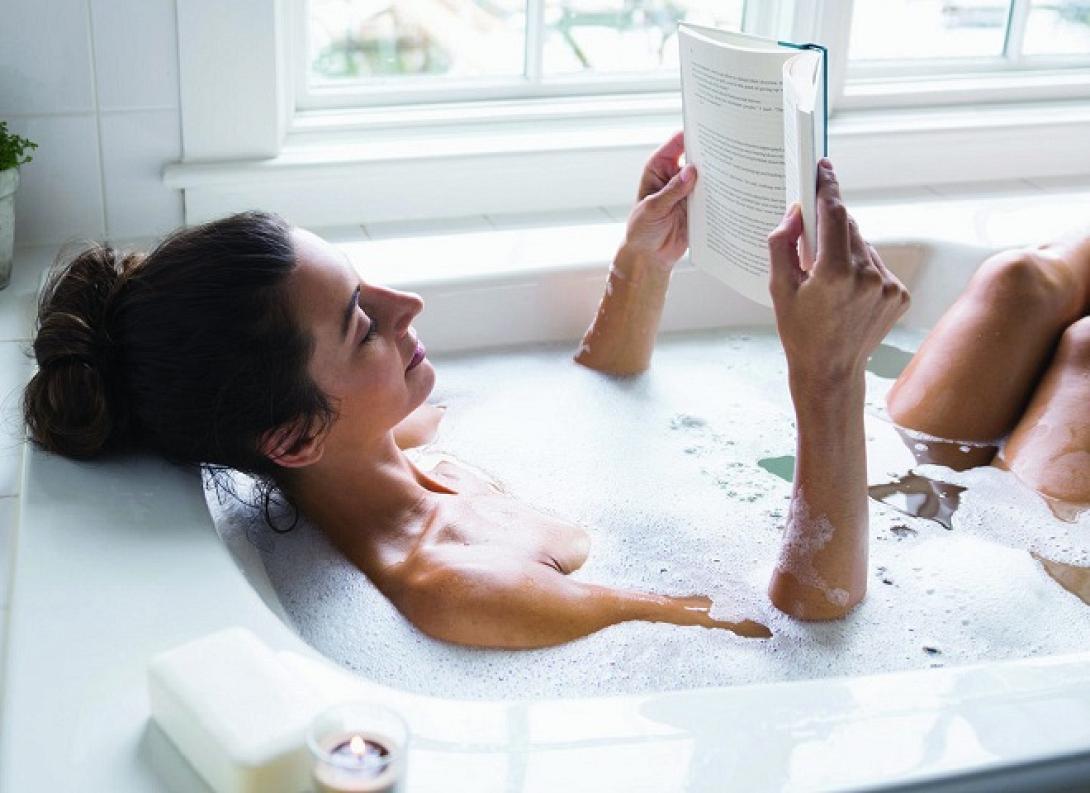 γυναίκα-μπάνιο