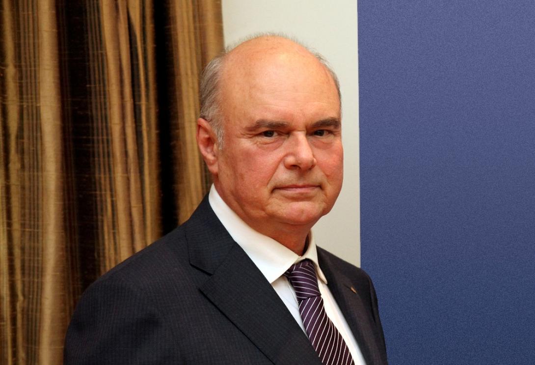 αλιφιερακης μανωλης