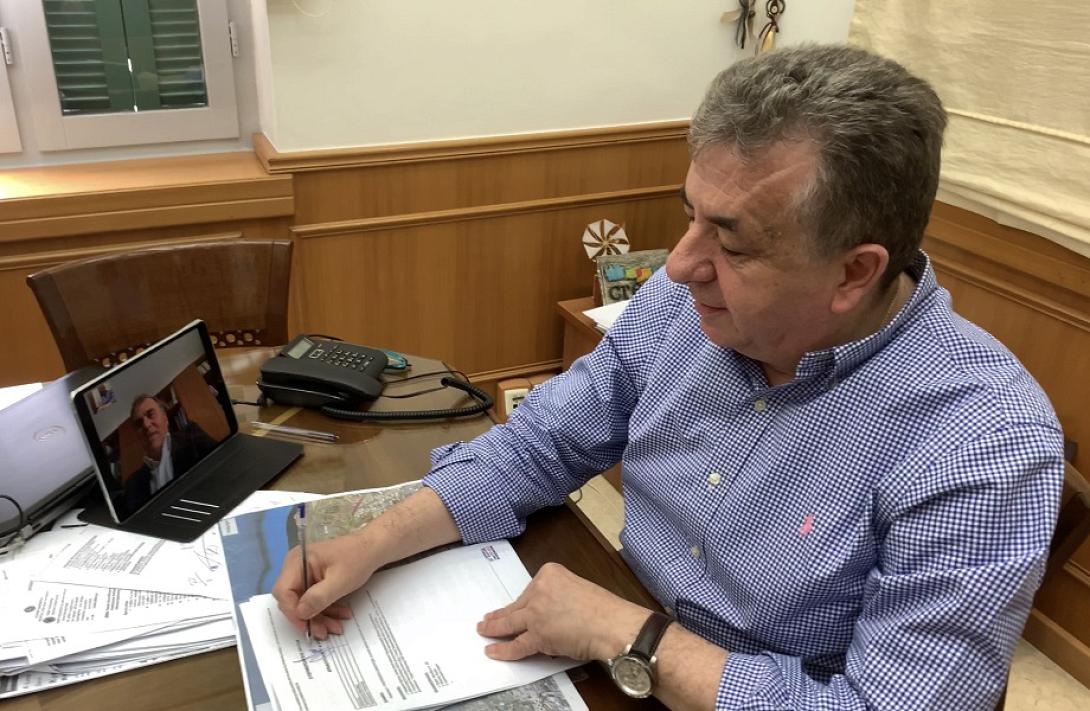 Αρναουτάκης τηλεδιάσκεψη