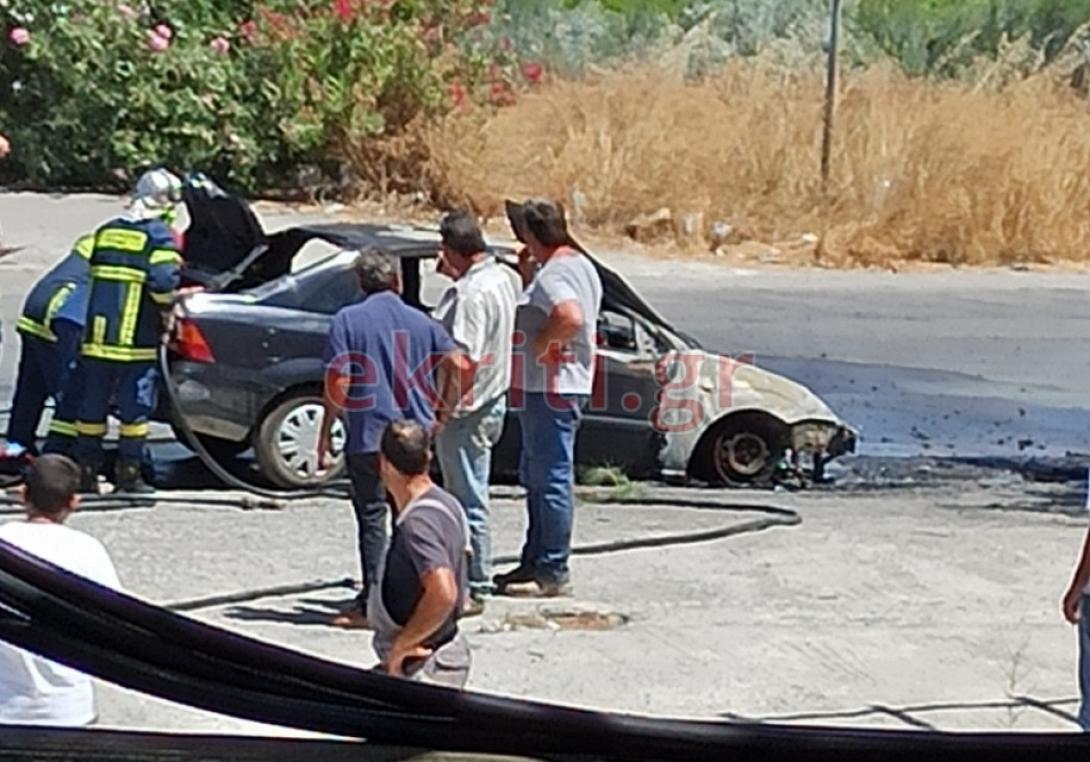 Το ΙΧ κατεστραμμένο.