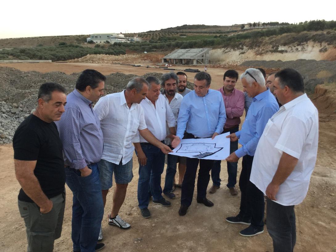 Περιφερειάρχης, αθλητικο στάδιο Αρκαλοχωρίου