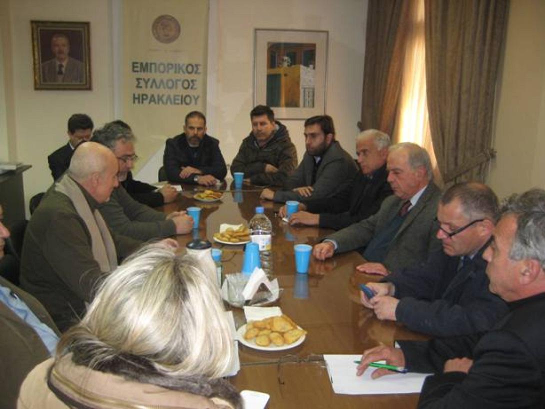 Συνάντηση Βασίλη Λαμπρινού με διοίκηση εμπορικού συλλόγου