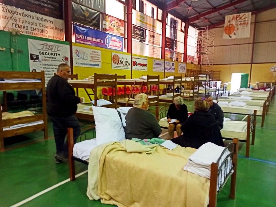 Ηλικιωμένοι στο κλειστό Αρκαλοχωρίου