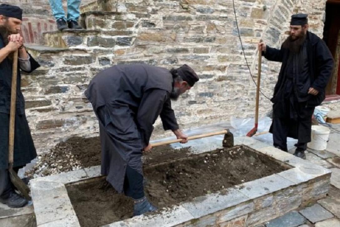 Ανακομιδή των Λειψάνων γέροντος Ιωσήφ Βατοπαιδινού