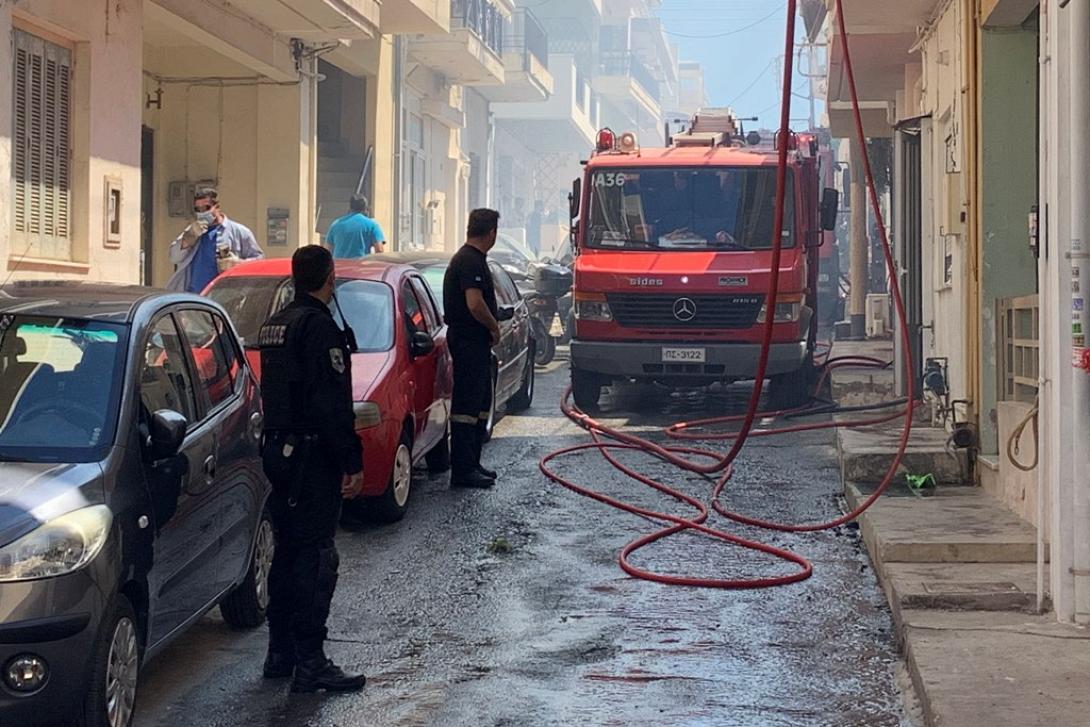 Πυροσβέστες, διασώστες του ΕΚΑΒ και αστυνομικοί έφτασαν στην περιοχή.