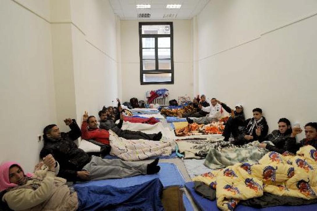 100 μετανάστες εντοπίστηκαν νότια του Ηρακλείου σε τυχαίο έλεγχο φορτηγού