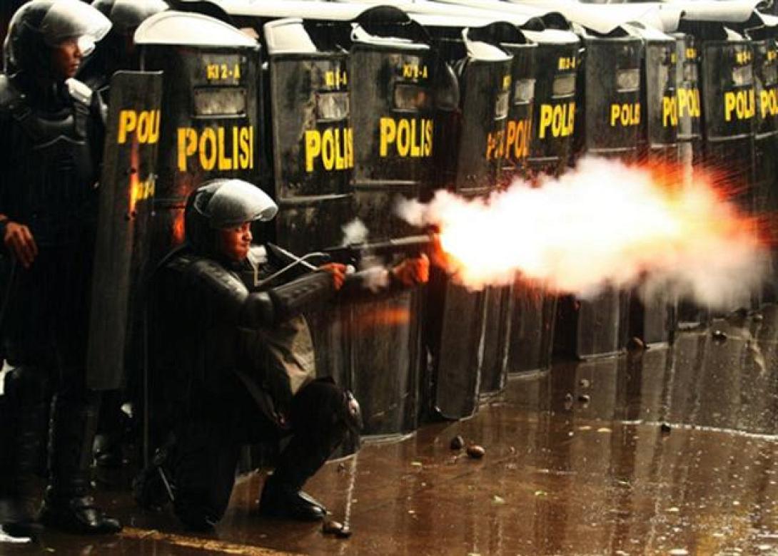 Ανταλλαγή πυρών και νεκροί στη Τζακάρτα