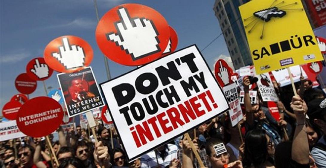 Επικυρώθηκε ο νόμος για τον έλεγχο του διαδικτύου στη Τουρκία