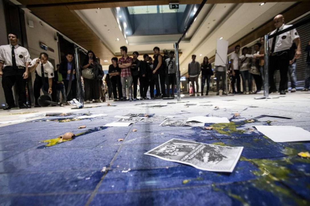 Επεισοδιακή η πρεμιέρα διάθεσης του iPhone 6 στην Ιταλία (βίντεο)