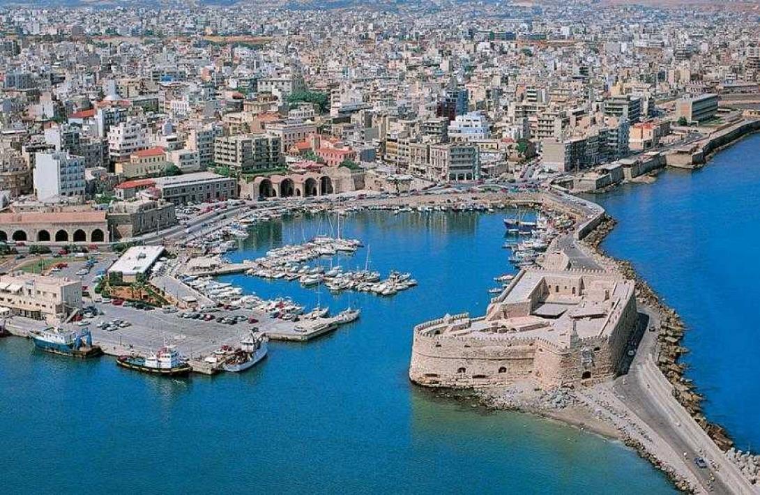 irakleio-kritis-limani-view-aftodioikisi.jpg