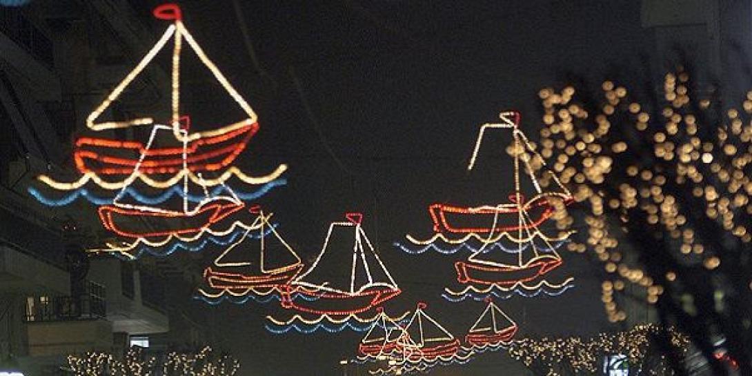 Το Ηράκλειο "φοράει" τα γιορτινά του και υποδέχεται τα Χριστούγεννα!