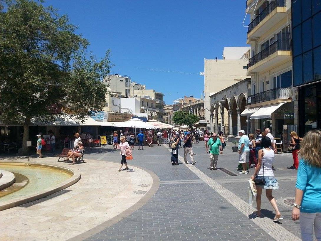 Μία μεσημεριανή βόλτα στο κέντρο του Ηρακλείου (φωτορεπορτάζ)