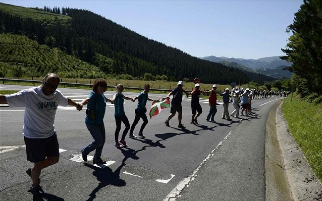 Ανθρώπινη αλυσίδα 123 χλμ για την ανεξαρτησία των Βάσκων