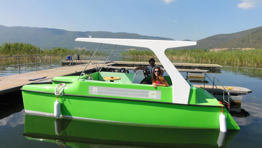 Ηλιακά σκάφη για εκδρομές αναψυχής στις Πρέσπες