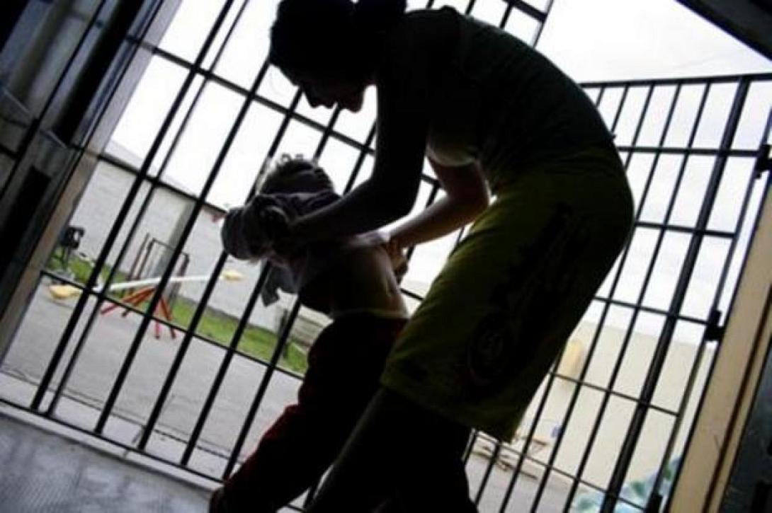 παιδί φυλακή