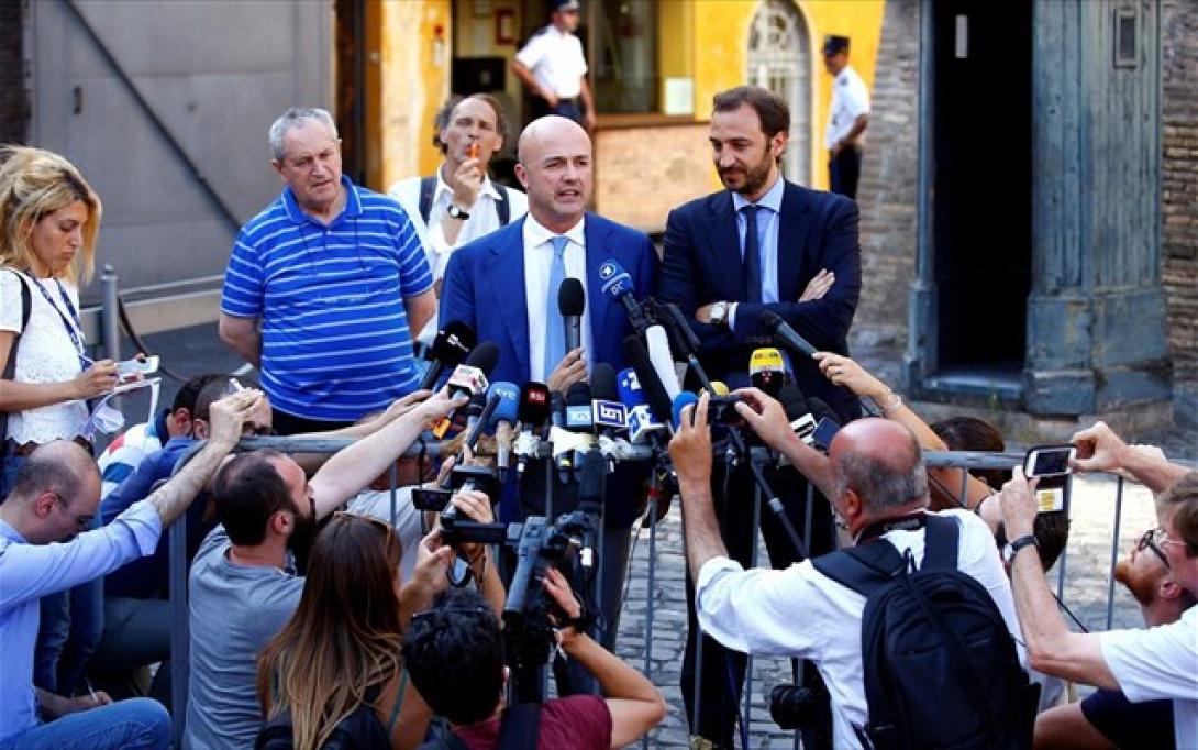 δημοσιογραφοι εγγραφα βατικανο