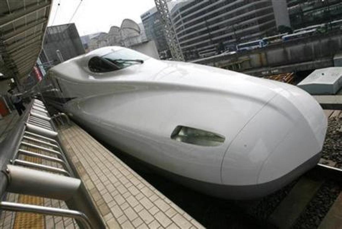 Το τρένο που πάει... "σφαίρα"!