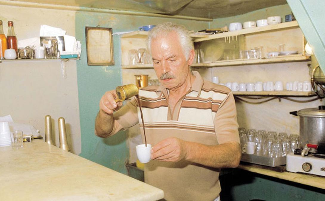 Στα καφενεδάκια των χωριών κάνει ... εφόδους το ΣΔΟΕ