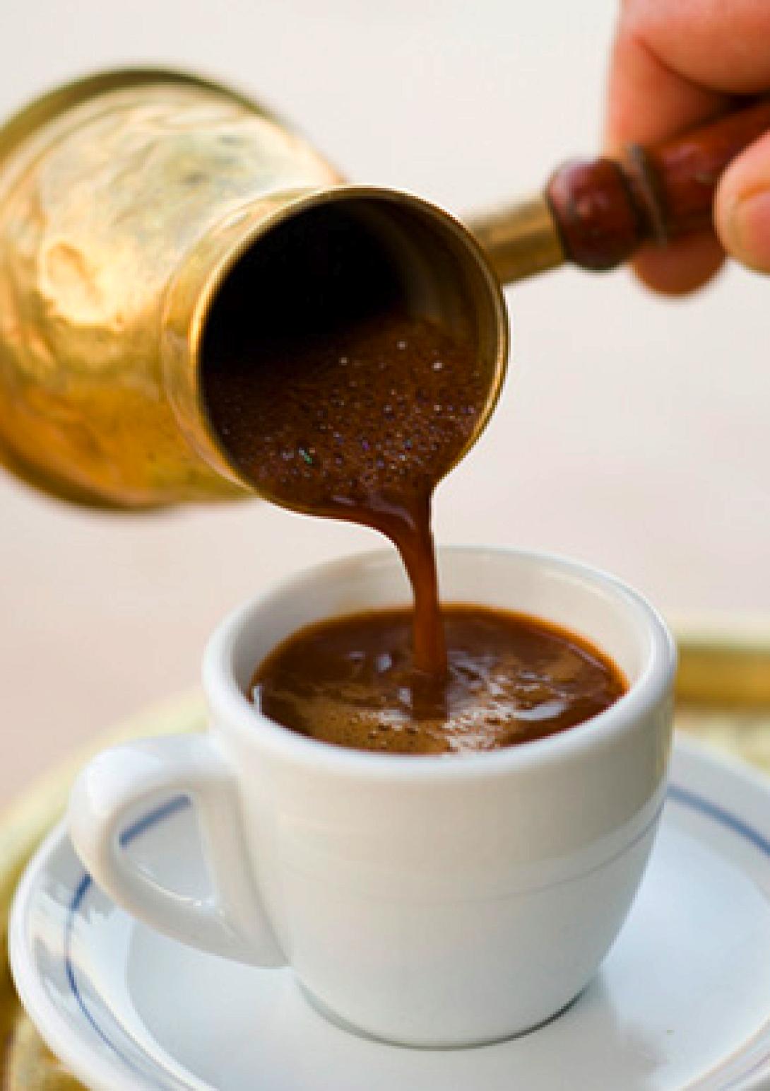 Λαμπερό πρόσωπο με τη δύναμη του καφέ!