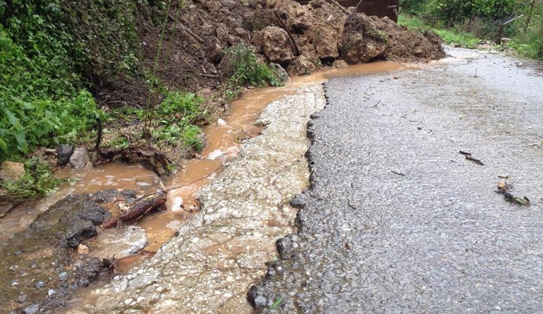 Στον "αέρα" και ο δρόμος Αγίου Θωμά - Λαρανίου λόγω έντονων βροχοπτώσεων