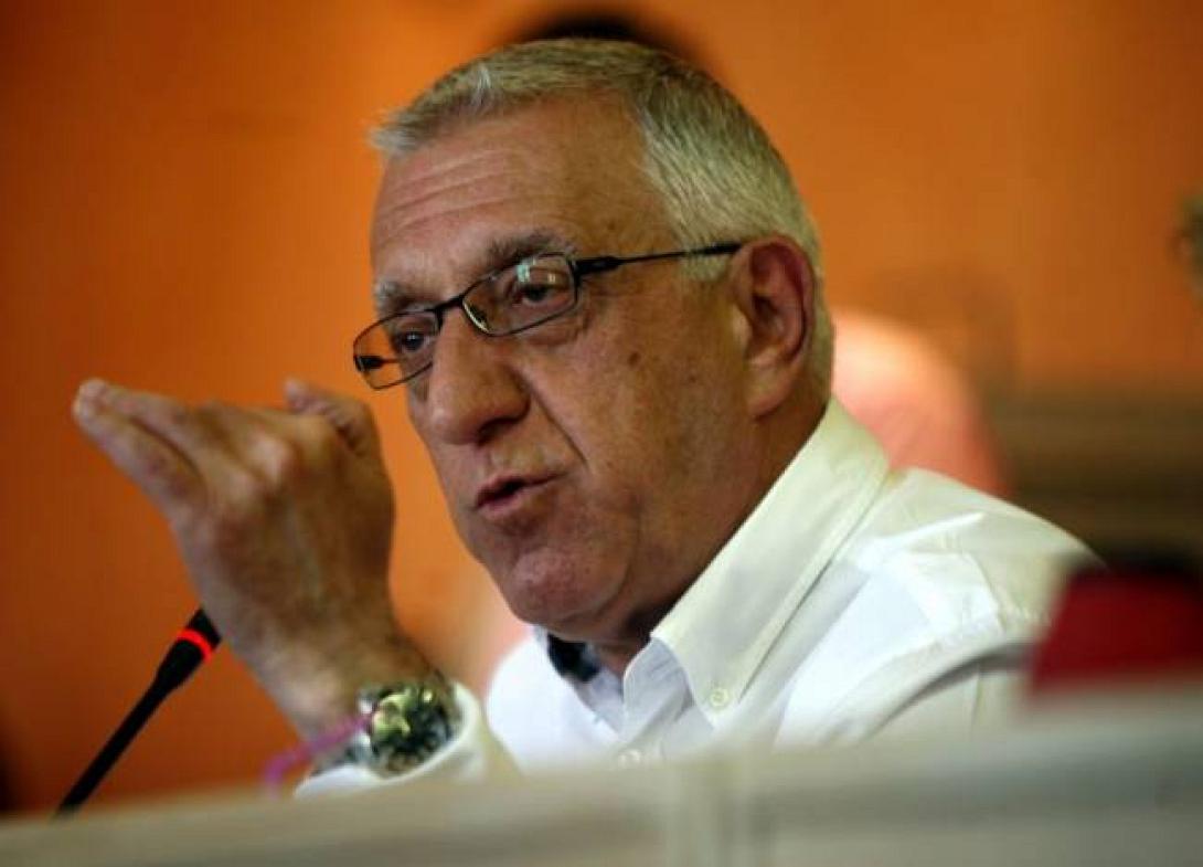 Για παράβαση καθήκοντος κατηγορεί τον δήμαρχο της Αθήνας ο Νικήτας Κακλαμάνης