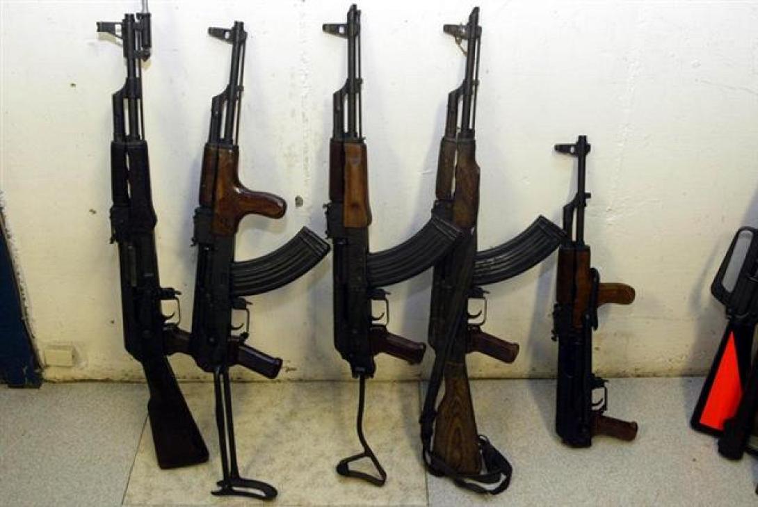 Καθαρά είναι τα καλάσνικοφ που βρέθηκαν στο Παλαιό Φάληρο