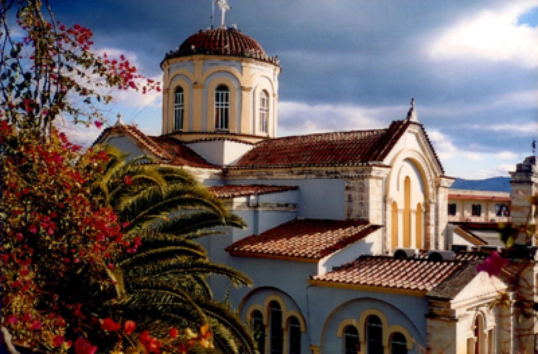 Στην Παναγία την Καλυβιανή μαζεύει υπογραφές για την απόσυρση του ΕΝΦΙΑ ο Γιάννης Μιχελογιαννάκης