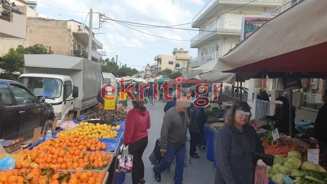 Οι περισσότεροι πωλητές φορούσαν μόνο γάντια