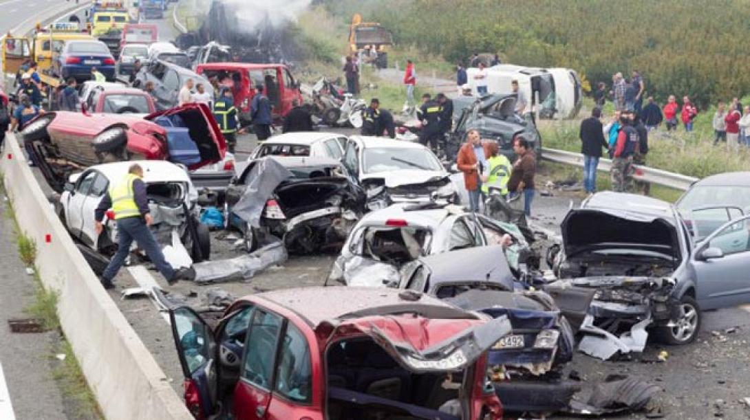 "Υπήρχε σήμανση δύο χιλιομέτρων στο σημείο της θανατηφόρας καραμπόλας"