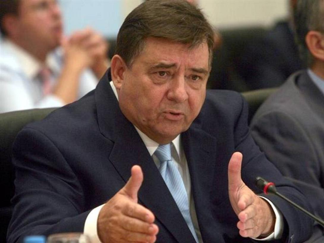 Για δύο κακουργήματα παραπέμπεται ο Γιώργος Καρατζαφέρης