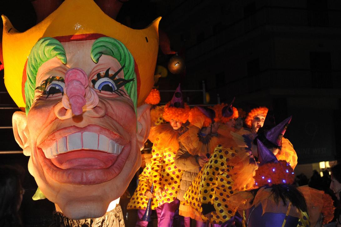 Το ΣΔΟΕ ψάχνει τους "μασκαράδες" ... στο Καρναβάλι της Πάτρας