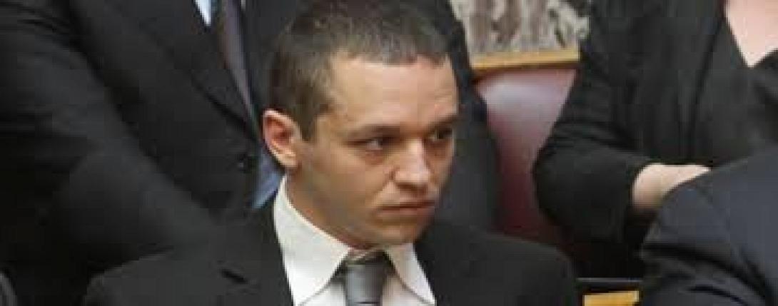 Δικάζεται για το χαστούκι ...