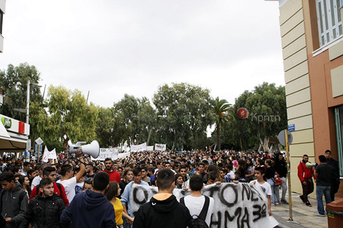 Μ. Σενετάκης: Οι καταλήψεις δεν είναι πια της μόδας - Ομοσπονδία Γονέων: Είστε ντεμοντέ κ. βουλευτά