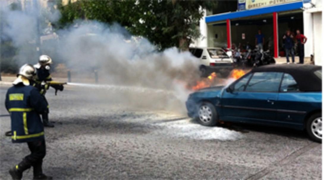 Φωτιά σε ΙΧ στο Γιόφυρο κινητοποιεί την Πυροσβεστική