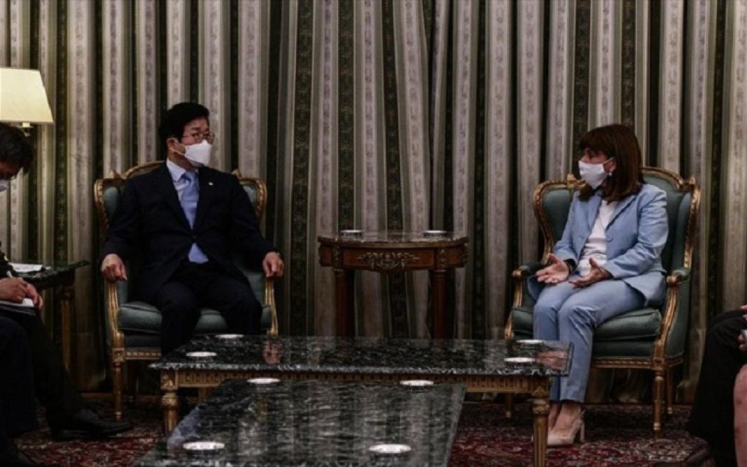 Σακελλαροπούλου: Συνάντηση με τον πρόεδρο της Εθνοσυνέλευσης της Δημοκρατίας της Κορέας