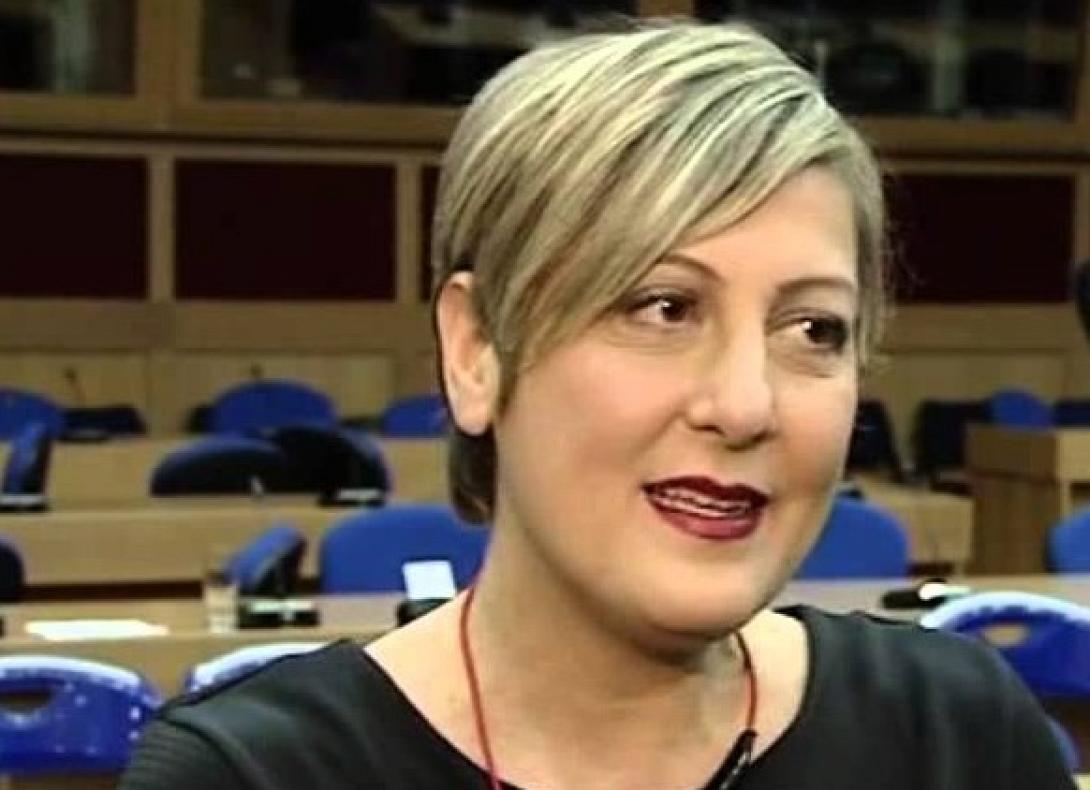 Στη γειτονιά των αγγέλων η δημοσιογράφος Κατερίνα Γκίκα ...